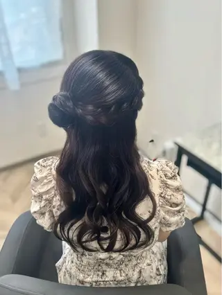 ロング ヘアアレンジ 𝒎𝒐𝒆🩰 名駅/ヘアメ/暖色♡のヘアスタイル