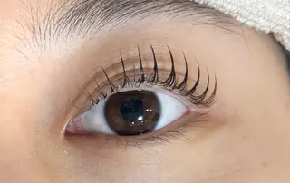 マツエク・マツパ by MARIE TERESIA JR三ノ宮駅前店所属・藤岡 瑞穂のマツエク・マツパデザイン