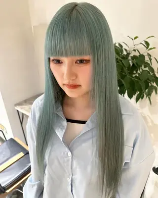 ミディアム ✨艶ブリーチカラー ✨四ノ宮裕己のヘアスタイル