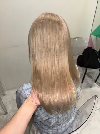 カラー ミルクティーベージュ 🤍Yumeのヘアスタイル