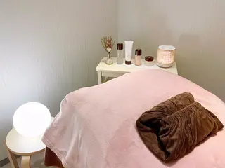 ミディアム カラー パーマ ヘアアレンジ メンズ キッズ ネイル マツエク・マツパ アイブロウ 触れたくなる モテ肌へ...❤︎のエステ・リラクイメージ