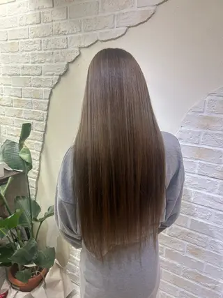 ロング カラー 赤星 さえのヘアスタイル
