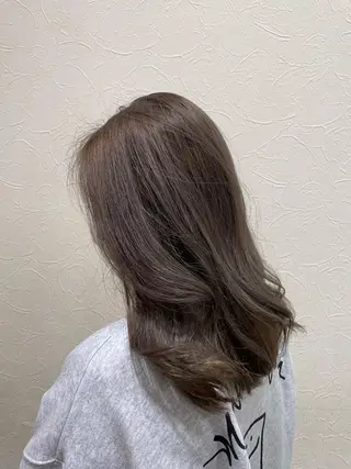 セミロング 福川 絢音のヘアスタイル