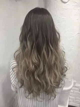 ロング カラー 伊藤 優希のヘアスタイル