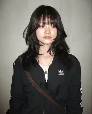 ミディアム SLAY所属・マツイ モモノのヘアスタイル