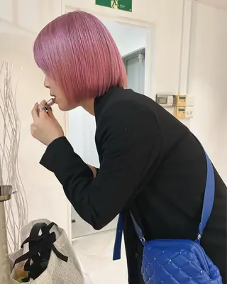 ショート カラー Loom.所属・村上雅人 ナチュラルモードのヘアスタイル