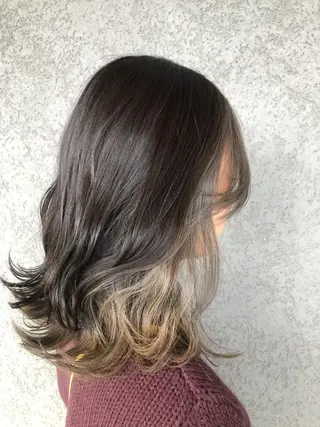 ミディアム 秋元 菜摘のヘアスタイル