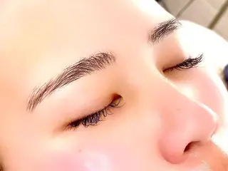 ma'am eyesalon 錦糸町店所属・MOMI🍒美眉 スタイリング⭐︎の眉毛・アイブロウイメージ