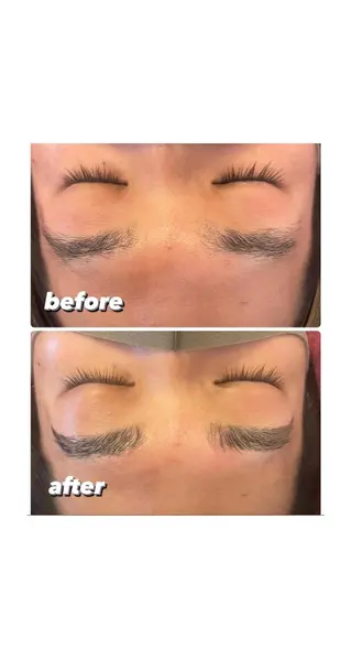 アイブロウ Eriedda所属・松下 千恵のネイルデザイン