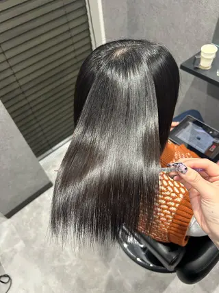 ミディアム 佐野 彩音のヘアスタイル