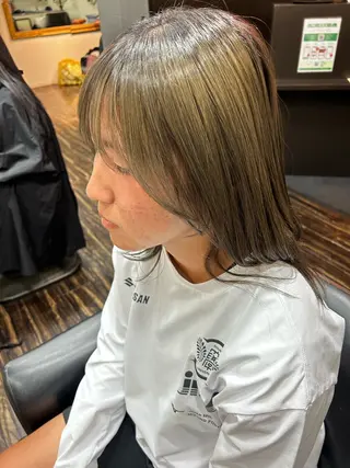 ミディアム カラー yae所属・相川 玲央奈のヘアスタイル