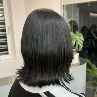 ミディアム カラー 小森聖奈 韓国風レイヤーカットのヘアスタイル