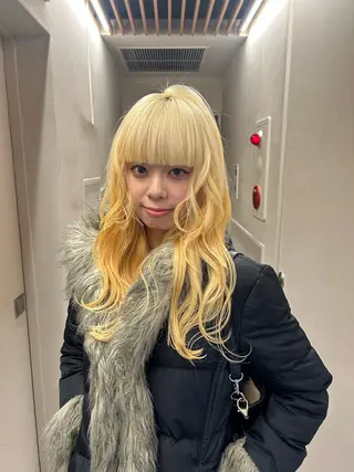 ロング 🐈⬛ブリーチ カラー特化🐈⬛彩のヘアスタイル