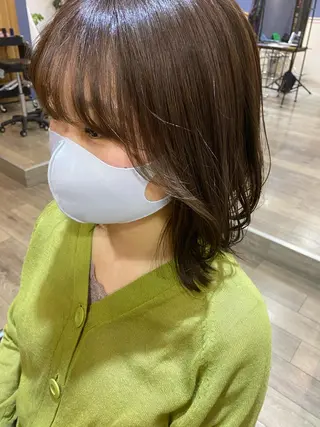 ミディアム W所属・小林 朋花のヘアスタイル