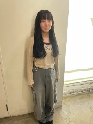 ロング カラー MIOベージュカラー 柔らかいカラーのヘアスタイル