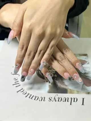 ネイル コウ ヨウのネイルデザイン