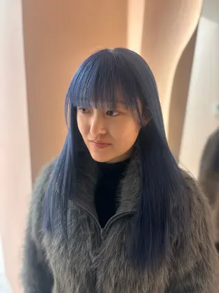 カラー YOLO 渋谷 nanamiのヘアスタイル