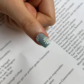 ネイル 黒葛原 めぐみのネイルデザイン