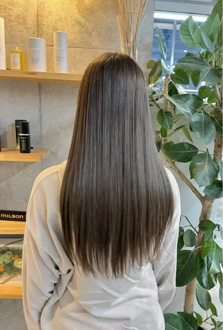 ロング カラー ハイトーンカラ ー/小川のヘアスタイル