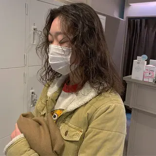 セミロング パーマ ウルフカット 811 大阪梅田 ウルフのヘアスタイル