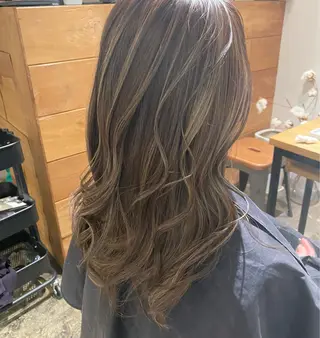 ロング カラー マンツーマン女性 美容師 奏のヘアスタイル