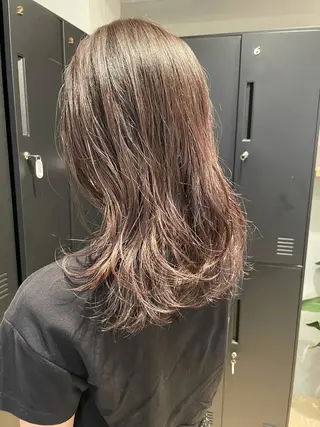 セミロング カラー SALOWIN下北沢所属・hazuki 🌝のヘアスタイル