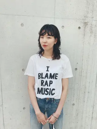 ミディアム 金田 夏野のヘアスタイル