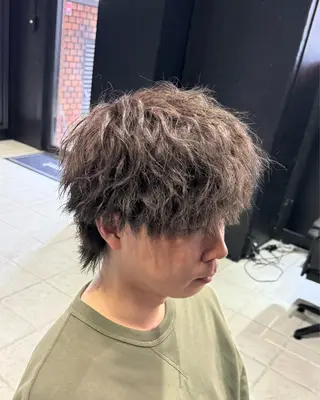 ミディアム パーマ メンズ 【フェザーパーマ】 【縮毛矯正】鶴田文のヘアスタイル