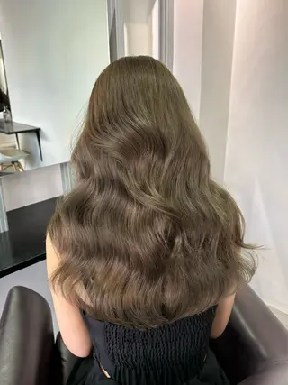 ロング オリーブベージュ 🫒🩶Rianaのヘアスタイル