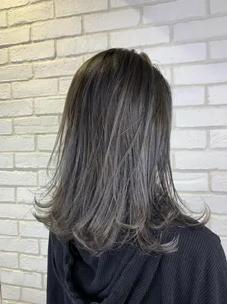 セミロング カラー she2.shinjuku所属・takumi Hのヘアスタイル