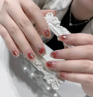 ネイル Queens 榊 まおのネイルデザイン