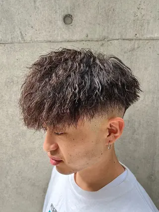 ショート パーマ メンズ 豊崎 佑輔のヘアスタイル