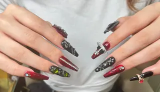 セミロング パンダ ネイルのネイルデザイン