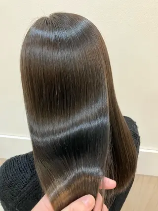 ミディアム yukari 艶髪ヘアのヘアスタイル