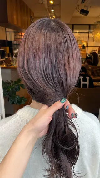 セミロング カラー ファッションに 溶け込むstyleのヘアスタイル