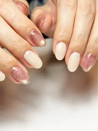 ネイル Tiny Glowのネイルデザイン