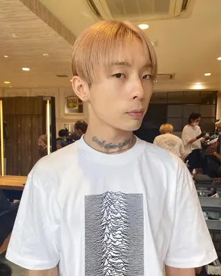 メンズ azu ブリーチダブルカラーのヘアスタイル