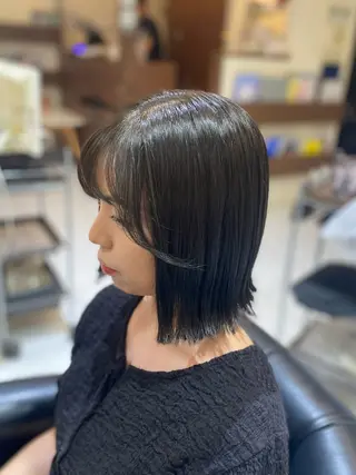 ミディアム カラー 横手 亜紀のヘアスタイル