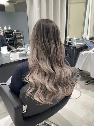 ロング カラー CIERA所属・トウジョウ アリサのヘアスタイル