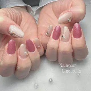 ネイル Nailroom. Cinderellaのネイルデザイン