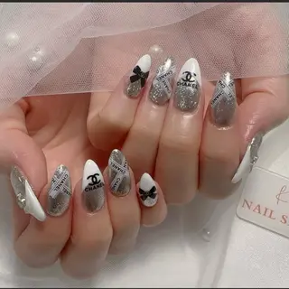 ネイル 💕鈴木ユリ パラジェル/オフ無料のネイルデザイン