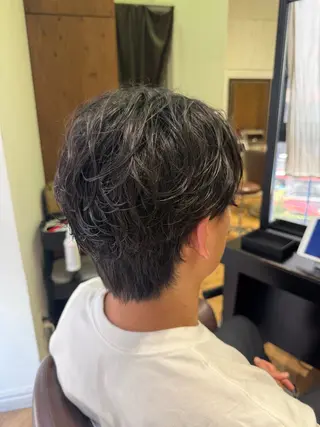 ショート パーマ メンズ 溝口 槙里也のヘアスタイル