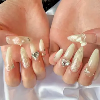 ネイル nail salon e'mu💐のネイルデザイン