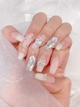 MoON...❤︎ MeGuのネイルデザイン