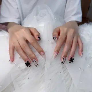 ネイル Nailsalon Lightsのネイルデザイン