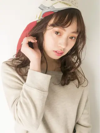 カラー pole/apartment所属・💓パーマ，💗 レイヤーカットのヘアスタイル