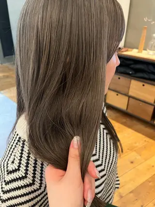 ロング 飯田 愛結のヘアスタイル