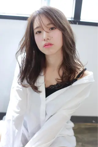 ミディアム ハイトーン/レイヤー /ケアブリーチ石川治のヘアスタイル