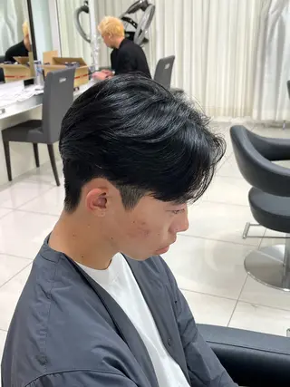 ショート カラー パーマ メンズ 【シャドウパーマ センターパート】義心のヘアスタイル