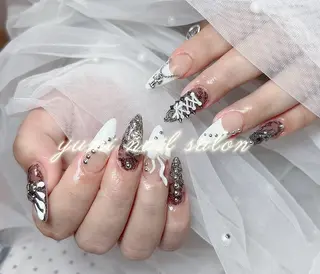 ネイル 𝐲𝐮𝐦𝐢🎀 長さ出しデザイン専門のネイルデザイン